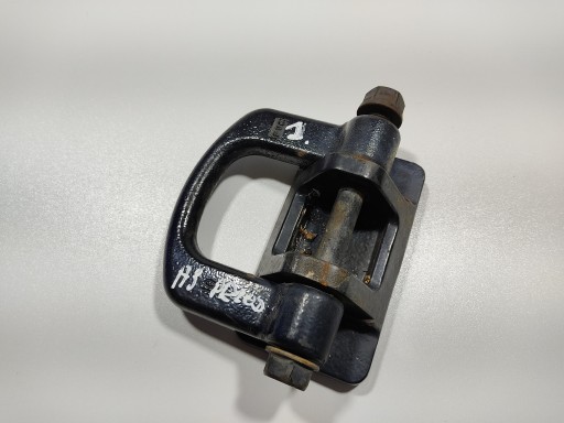 Сережка передняя передняя HUMMER H3 15262630 2005-2009