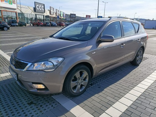 Kia Carens III 2010