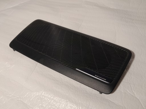 AUDI A4 B9 sedan grid of the speaker POLKI rear part bang & OLUFSEN 8W5035406C