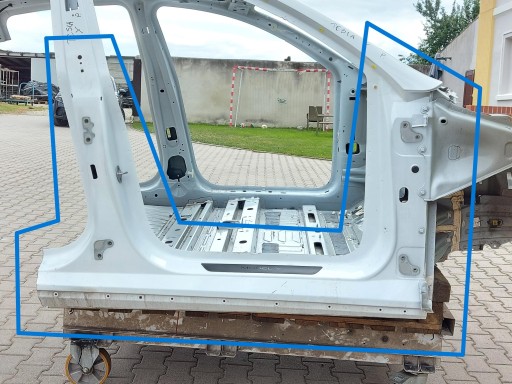 TESLA MODEL Y 2024r pillar central right threshold