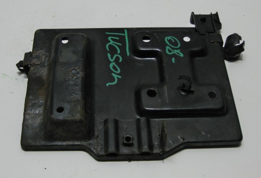 HYUNDAI TUCSON and 08R cover holder of the battery