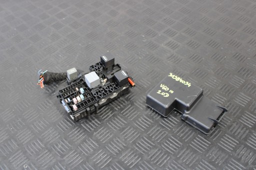 Boîte Module fusibles 31384034 VOLVO S60 V60 III 3 KOMBI