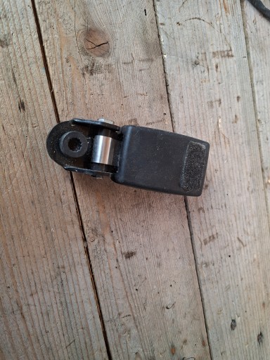 ZAPINKA Gurten Sicherheits TRZECI RZAD AUDI Q7 4L 4L0858491A