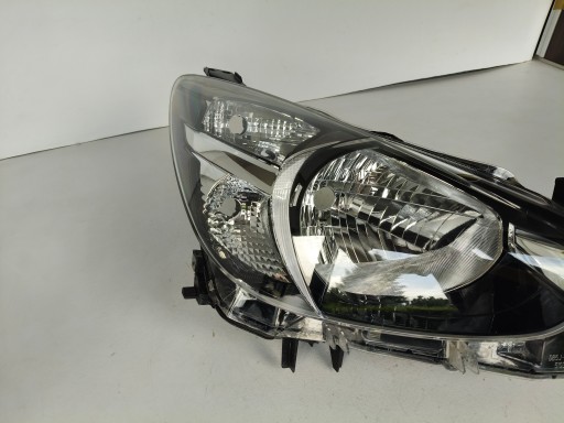 light right REFLEKTOR MAZDA 2 14