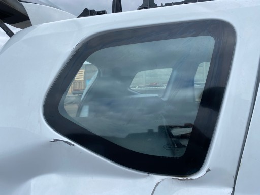 Dacia Duster 1 und 10-18 FENSTER Karoserie Seitlich rechts