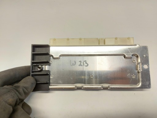 MERCEDES W213 E300de Kombi module control unit Temic A2139001326