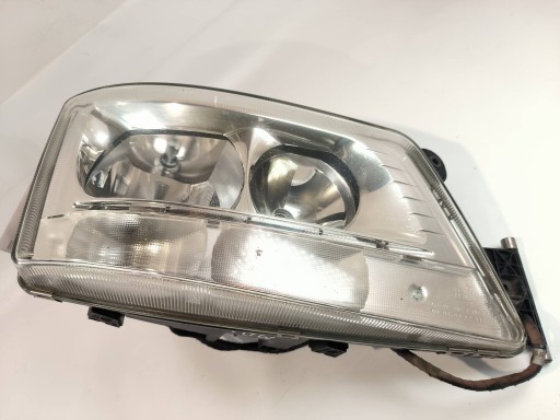 light right front MAN TGX 18.440