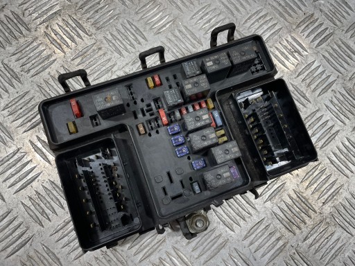 Блок предохранителей lincoln mkz 2013- ag9t-14d068-bb