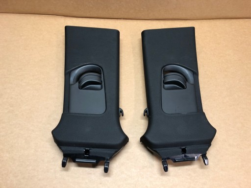 AUDI Q3 накладка правого ремня черный 8U0867244