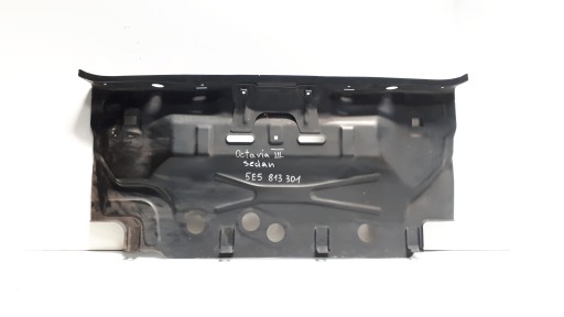 5e5 813 - Задній ремінь Octavia 3 (III) седан