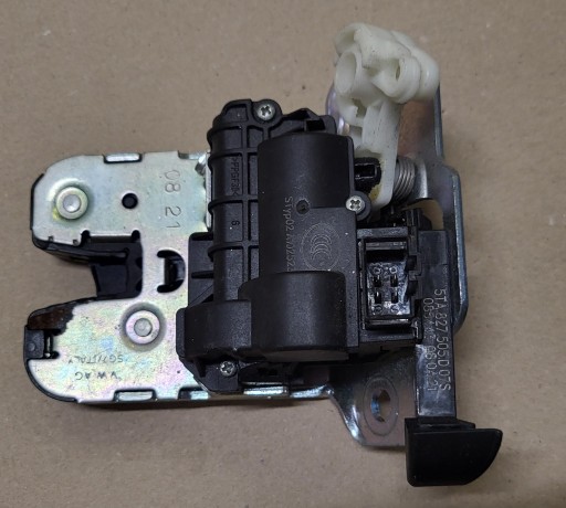 lock RYGIEL bonnet rear part of the rear boot VW GOLF VIII PASSAT B8 TOURAN II OE