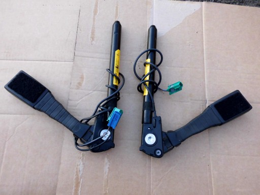 OPEL ZAFIRA B НАТЯГУВАЧІ РЕМЕНІВ