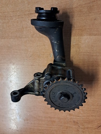 oil pump MERCEDES 107 SL SLC 450 1161800555