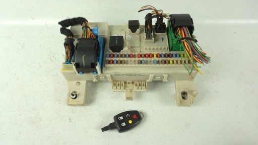 Module fusibles BSI Unité commande confort CEM VOLVO C30 S40 II V50 30765015