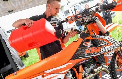 КАНИСТРА POLISPORT ПЛАСТИКОВАЯ ДЛЯ ТОПЛИВА 10Л