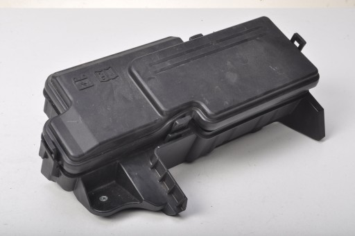 M8B2-14A076-BA L8B2-14A067-BE - Корпус блока предохранителей defender l663, 21 год