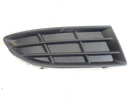 grid of a bumper front front right SKODA FABIA II 5J0807368A