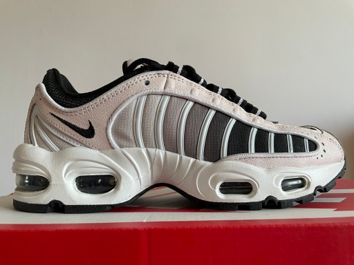 harga nike air max tailwind soft pink