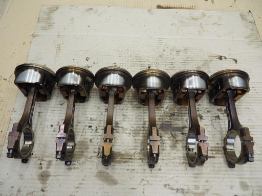 EZ30. - Поршень шатун Subaru Outback Legacy 3.0 H6 EZ30