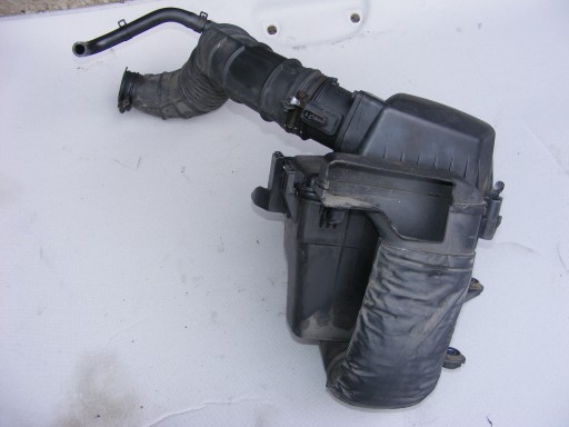 281121J100 - HYUNDAI i20 корпус повітряного фільтра 1.4 CRDI