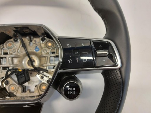 RENAULT Scenic E-Tech V 5 volan multifunkcyjna koža 484009233R