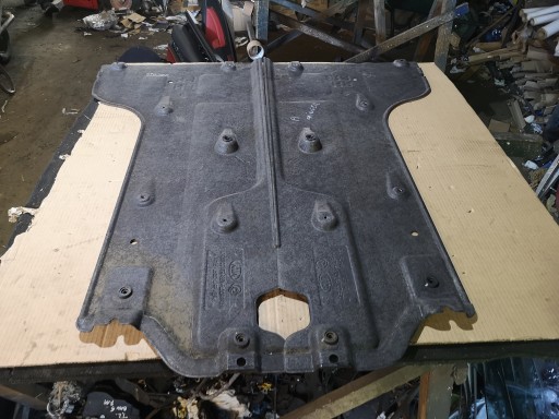 3.3 84135-J5000 - KIA STINGER ЗАХИСТ ШАСІ ЛІВА ПРАВА 20R