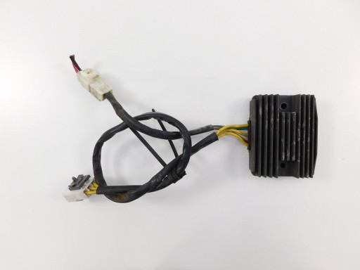 PIAGGIO x10 350 регулятор напруги 5 PIN