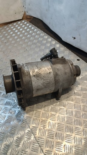 0 120 - Генератор mercedes citaro bosch 28v 110/180a 0120689536