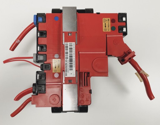 Розподільник струму BMW 5 F07 9240490