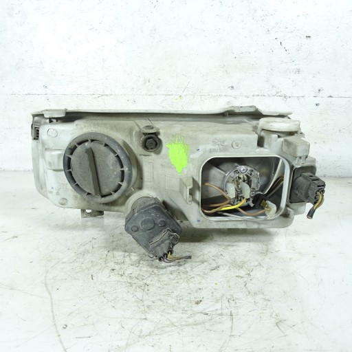 VW PASSAT B4 REFLEKTOR right 441-1116R
