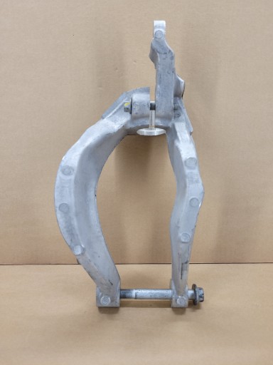 right WIDELKI bracket of a shock absorber VOLVO XC60 XC90 V90 V60 CROSS COUNTRY