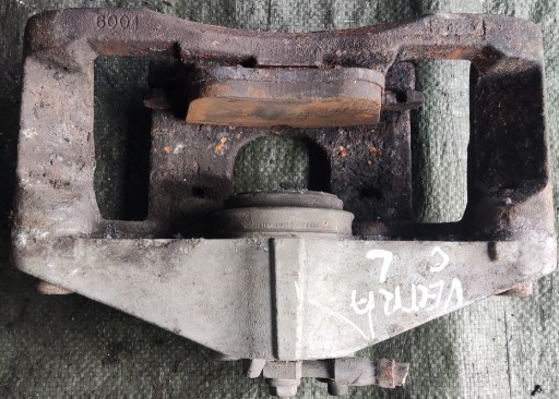 Opel Vectra C 2.8 V6 гальмівний супорт передній лівий