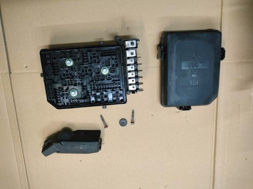 39216535 39121474 - Opel astra k 1.5 cdti sport оригинальный блок предохранителей