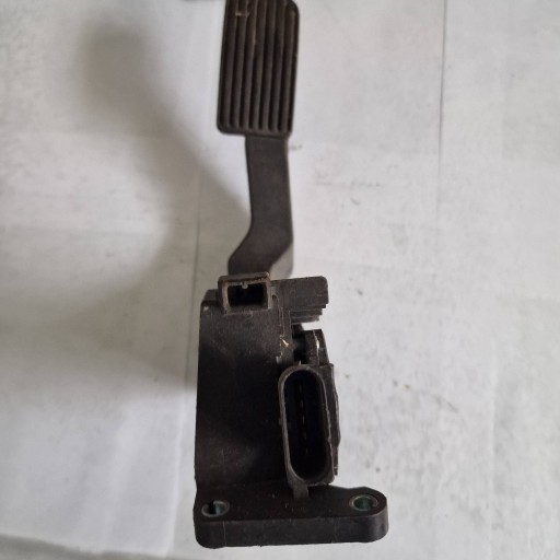 Mercedes-Benz Vito Viano W638 2000 0281002335 accelerator pedal / przyspieszenia