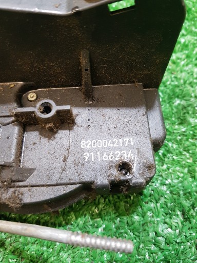 lock door right front RENAULT TRAFIC 2 8200042171