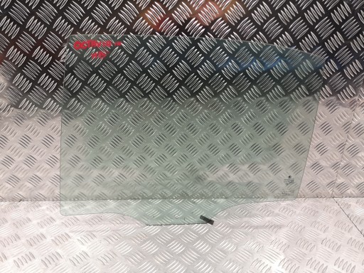 5E5845205A - СТЕКЛО БОКОВОЙ ДВЕРИ ЛЕВЫЙ ЗАДНИЙ SKODA OCTAVIA III HB