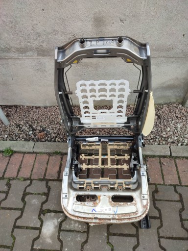 Hyundai Kona and 2018 front left holder seat of the front