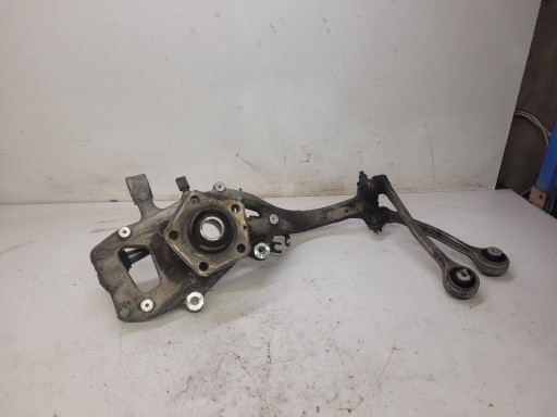 Поворотный кулак левый передний audi a4 b9 a5 q5 8w0407559