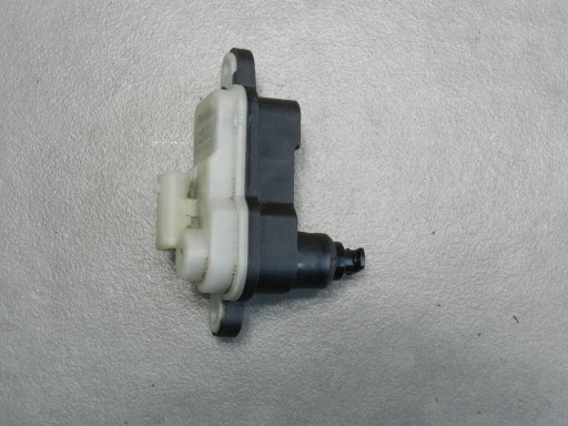 Volkswagen Golf VIII zár klapki wlewu üzemanyag 510810773A N58515