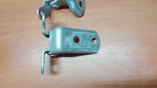 hinges hinge door right right rear part TOYOTA AVENSIS T25 sedan 03-09 1C0