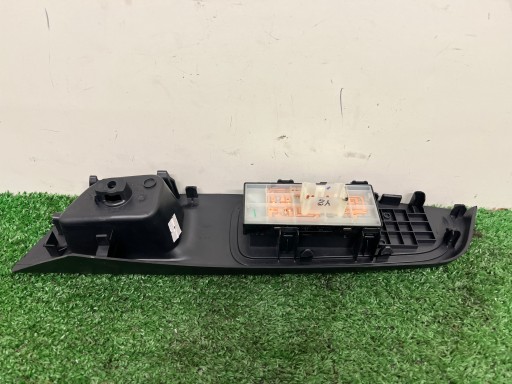 control panel windows of the passenger right front NISSAN MICRA K14