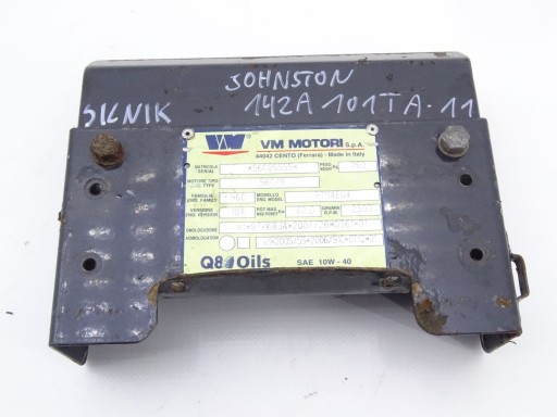 JOHNSTON_CX200_C50_OSŁONA_SILNIKA - Johnston CX200 C50 захист двигуна