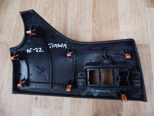 Toyota C-HR and covering frame cover of the dashboard kokpitu below steering wheel,