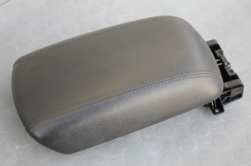 84666-A4002 - ПІДЛОКІТНИК ТУНЕЛЬНИЙ ПЕРЕДНІЙ KIA CARENS IV 13-19