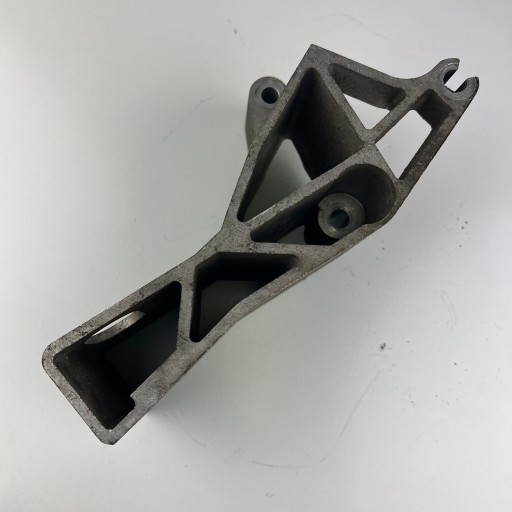 31262324 - Опора для ніг VOLVO D5 S60 S80 V60 V70 XC60 2.4