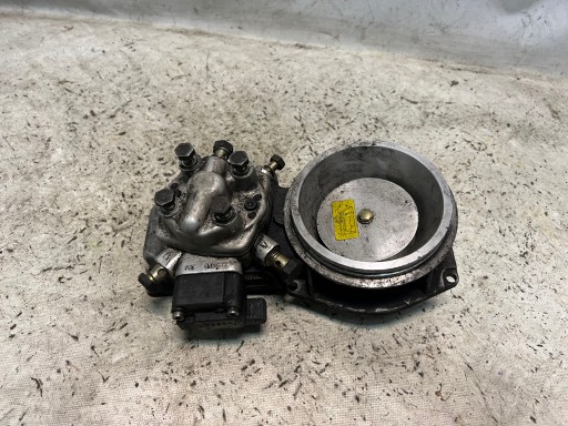 0438121076 051133354 - VOLKSWAGEN PASSAT B3 ТОПЛИВОРАСПРЕДЕЛИТЕЛЬ впрыска