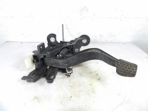 PEDAL pump of the clutch 84393094 OPEL INSIGNIA B