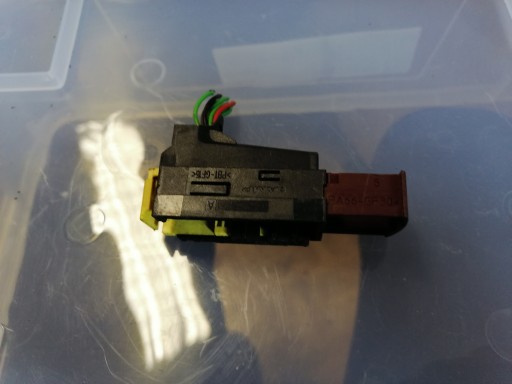 Вилка розетки 0-1452647-1a opel amp gm