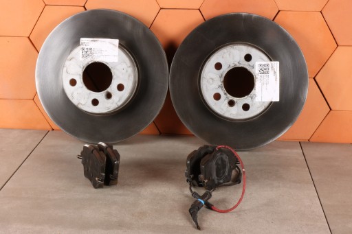 BMW G20 G21 G22 G23 G26 G42 kotuče desticky předek 307X24 6880060