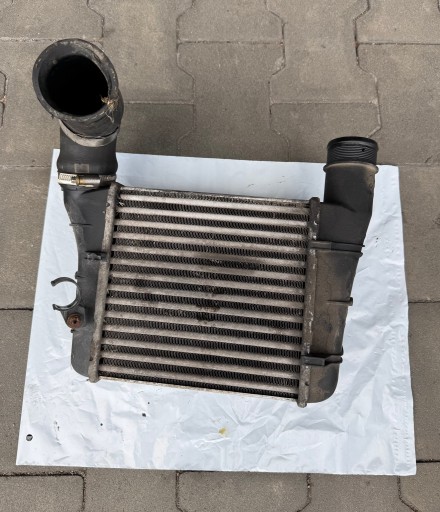 hűtő intercooler AUDI A4 AVANT B7 174978713 2.0L diesel 103kW